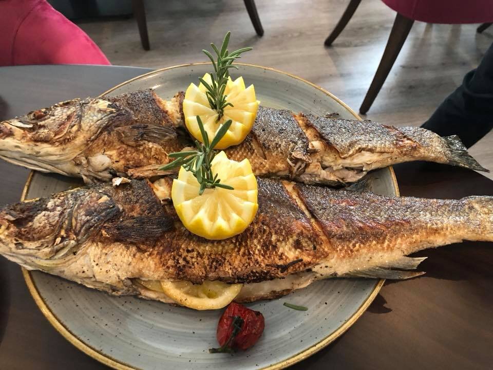 gegrillter Fisch vom Restaurant Drei Meter über dem Main